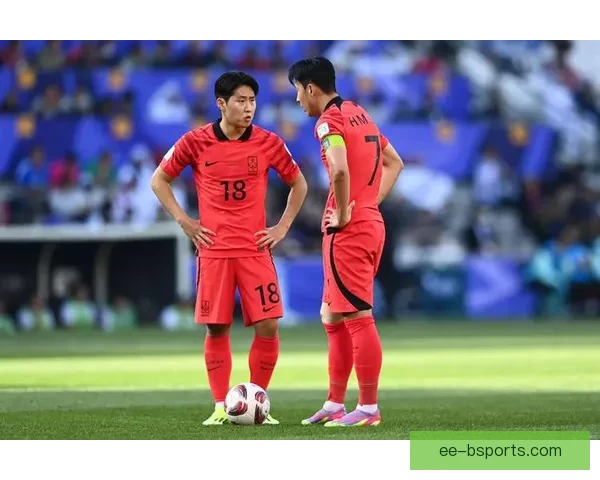 孙兴慜与李刚仁亚洲杯内讧风波曝光 队内关系紧张引发外界关注